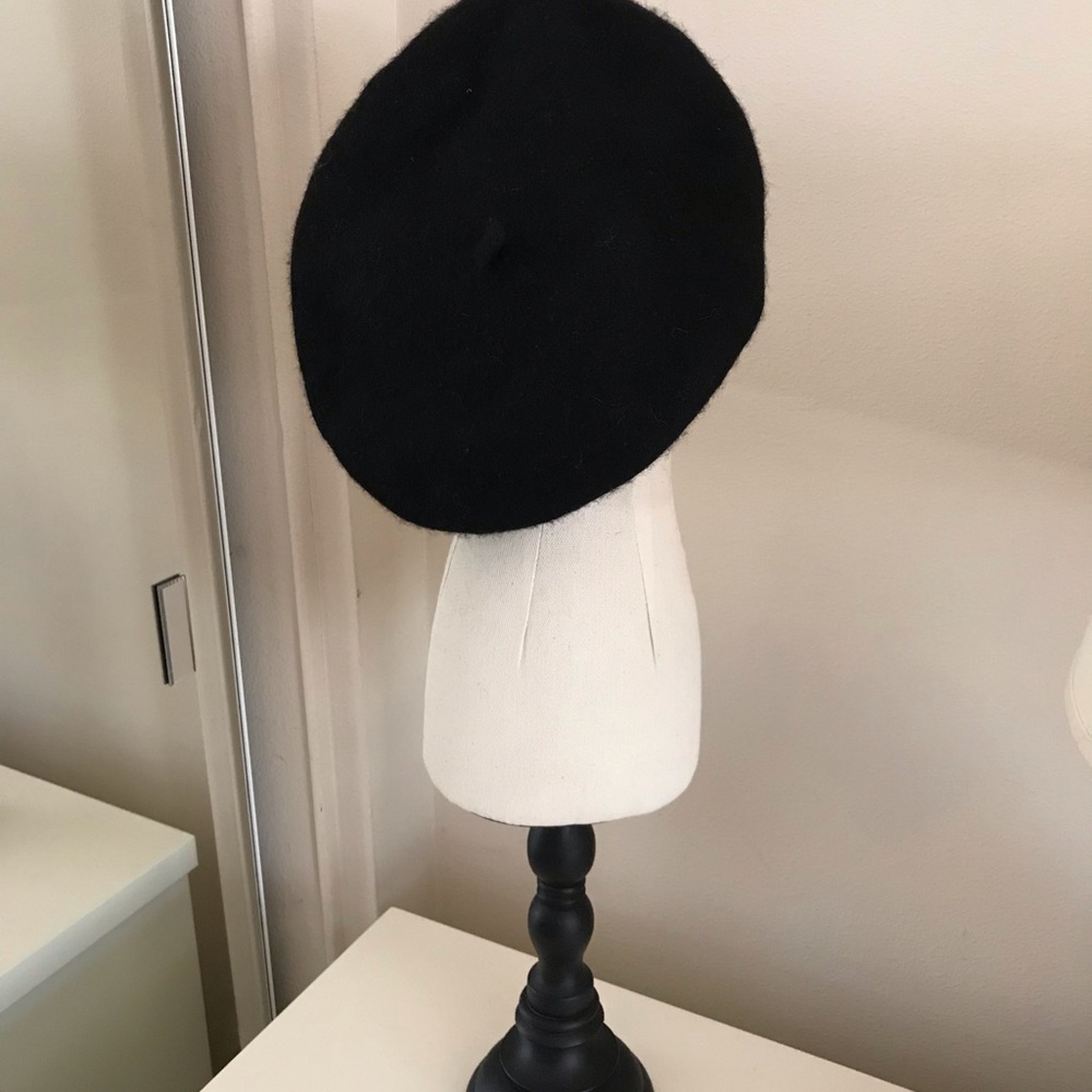 Classic Black Beret